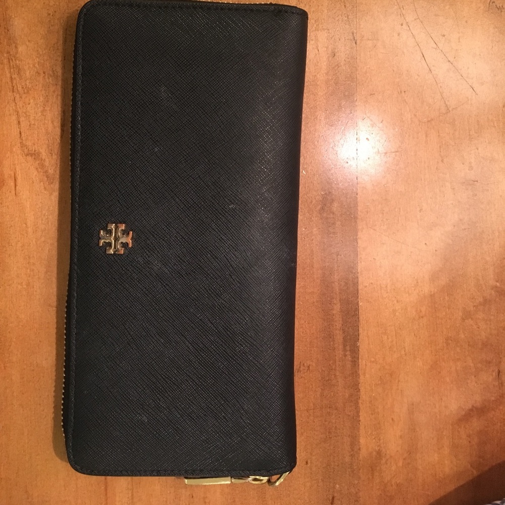 Tory Burch zip wallet